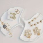 ⁦صينية مجوهرات بتصميم ورقة القيقب⁩ - الصورة ⁦4⁩