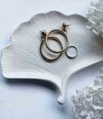 ⁦صينية مجوهرات بتصميم ورقة القيقب⁩ - الصورة ⁦2⁩