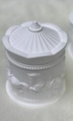 ⁦علبة كاروسيل الأحصنة⁩ - الصورة ⁦2⁩